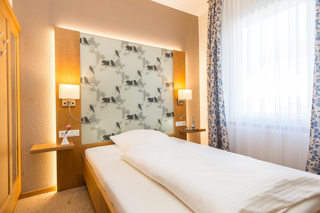 Hotel Bellevue Lauenburg Quarto foto